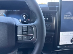 Ford F-150 Lightning Flash 4WD SuperCrew 5.5' Box 2025