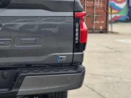 Ford F-150 Lightning Flash 4WD SuperCrew 5.5' Box 2025