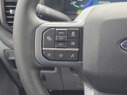 Ford F-150 Lightning Flash 4WD SuperCrew 5.5' Box 2025