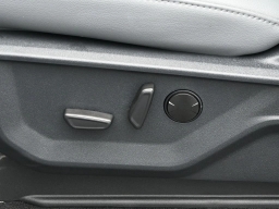 Ford F-150 Lightning Flash 4WD SuperCrew 5.5' Box 2025