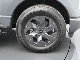 Ford F-150 Lightning Flash 4WD SuperCrew 5.5' Box 2025