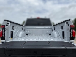 Ford F-150 Lightning Flash 4WD SuperCrew 5.5' Box 2025