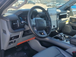 Ford F-150 Lightning Flash 4WD SuperCrew 5.5' Box 2025