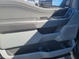 Ford F-150 Lightning Flash 4WD SuperCrew 5.5' Box 2025