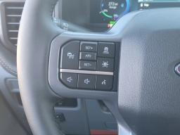 Ford F-150 Lightning Flash 4WD SuperCrew 5.5' Box 2025