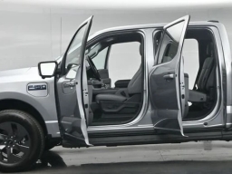 Ford F-150 Lightning Flash 4WD SuperCrew 5.5' Box 2025