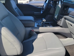 Ford F-150 Lightning Flash 4WD SuperCrew 5.5' Box 2025