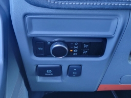 Ford F-150 Lightning Flash 4WD SuperCrew 5.5' Box 2025