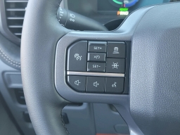 Ford F-150 Lightning Flash 4WD SuperCrew 5.5' Box 2025