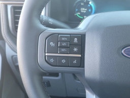 Ford F-150 Lightning Flash 4WD SuperCrew 5.5' Box 2025