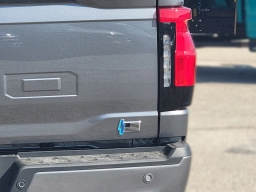 Ford F-150 Lightning Flash 4WD SuperCrew 5.5' Box 2025