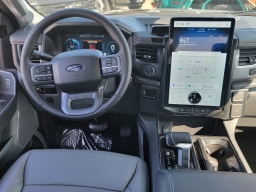 Ford F-150 Lightning Flash 4WD SuperCrew 5.5' Box 2025