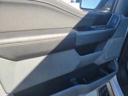 Ford F-150 Lightning Flash 4WD SuperCrew 5.5' Box 2025