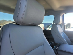 Ford F-150 Lightning Flash 4WD SuperCrew 5.5' Box 2025