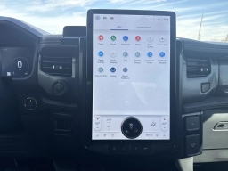 Ford F-150 Lightning Flash 4WD SuperCrew 5.5' Box 2025