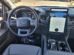 Ford F-150 Lightning Flash 4WD SuperCrew 5.5' Box 2025