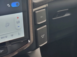 Ford F-150 Lightning LARIAT 4WD SuperCrew 5.5' Box 2025