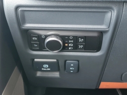 Ford F-150 Lightning LARIAT 4WD SuperCrew 5.5' Box 2025