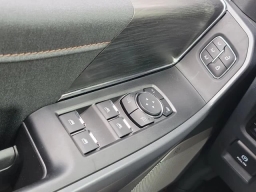 Ford F-150 Lightning LARIAT 4WD SuperCrew 5.5' Box 2025