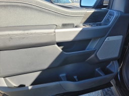 Ford F-150 Lightning LARIAT 4WD SuperCrew 5.5' Box 2025