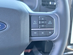 Ford F-150 Lightning LARIAT 4WD SuperCrew 5.5' Box 2025