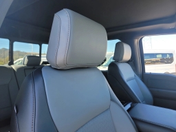 Ford F-150 Lightning LARIAT 4WD SuperCrew 5.5' Box 2025