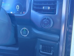 Ford F-150 Lightning LARIAT 4WD SuperCrew 5.5' Box 2025