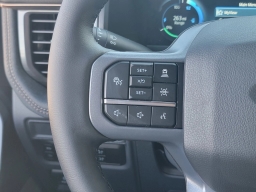 Ford F-150 Lightning LARIAT 4WD SuperCrew 5.5' Box 2025