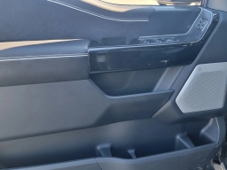 Ford F-150 Lightning Platinum 4WD SuperCrew 5.5' Box 2025