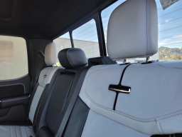 Ford F-150 Lightning Platinum 4WD SuperCrew 5.5' Box 2025