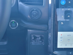 Ford F-150 Lightning Platinum 4WD SuperCrew 5.5' Box 2025