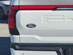 Ford F-150 Lightning Platinum 4WD SuperCrew 5.5' Box 2025