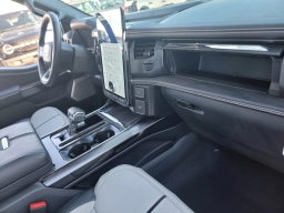 Ford F-150 Lightning Platinum 4WD SuperCrew 5.5' Box 2025