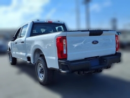 Ford Super Duty F-250 SRW XL 2WD Crew Cab 6.75' Box 2026