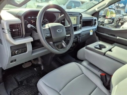 Ford Super Duty F-250 SRW XL 2WD Crew Cab 6.75' Box 2026