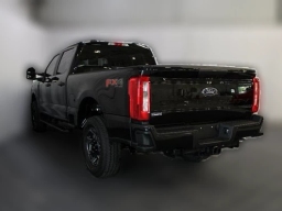 Ford Super Duty F-250 SRW XL 4WD Crew Cab 6.75' Box 2026