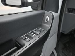 Ford Super Duty F-250 SRW XL 4WD Crew Cab 6.75' Box 2026