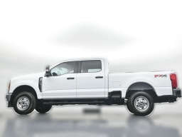 Ford Super Duty F-250 SRW XL 4WD Crew Cab 6.75' Box 2026