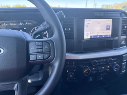 Ford Super Duty F-250 SRW XLT 4WD Crew Cab 6.75' Box 2026