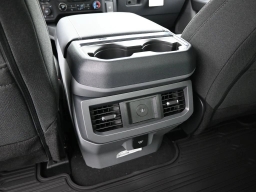 Ford Super Duty F-250 SRW XLT 4WD Crew Cab 6.75' Box 2026