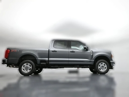 Ford Super Duty F-250 SRW XLT 4WD Crew Cab 6.75' Box 2026