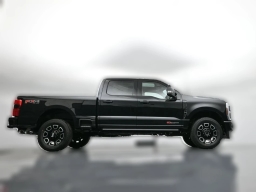 Ford Super Duty F-250 SRW Platinum 4WD Crew Cab 6.75' Box 2026