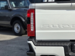 Ford Super Duty F-250 SRW LARIAT 4WD Crew Cab 6.75' Box 2026