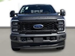 Ford Super Duty F-250 SRW XL 4WD Crew Cab 6.75' Box 2025