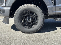 Ford Super Duty F-250 SRW XL 4WD Crew Cab 6.75' Box 2025