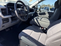 Ford Super Duty F-250 SRW XL 4WD Crew Cab 6.75' Box 2025