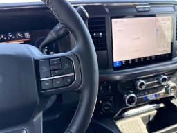 Ford Super Duty F-250 SRW LARIAT 4WD Crew Cab 6.75' Box 2025