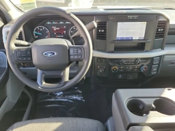 Ford Super Duty F-250 SRW XL 4WD Crew Cab 6.75' Box 2026