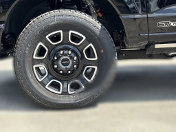 Ford Super Duty F-250 SRW Platinum 4WD Crew Cab 6.75' Box 2025