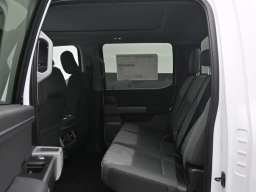 Ford Super Duty F-250 SRW XLT 4WD Crew Cab 6.75' Box 2026